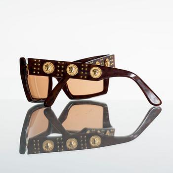 SOLGLASÖGON, Versace.