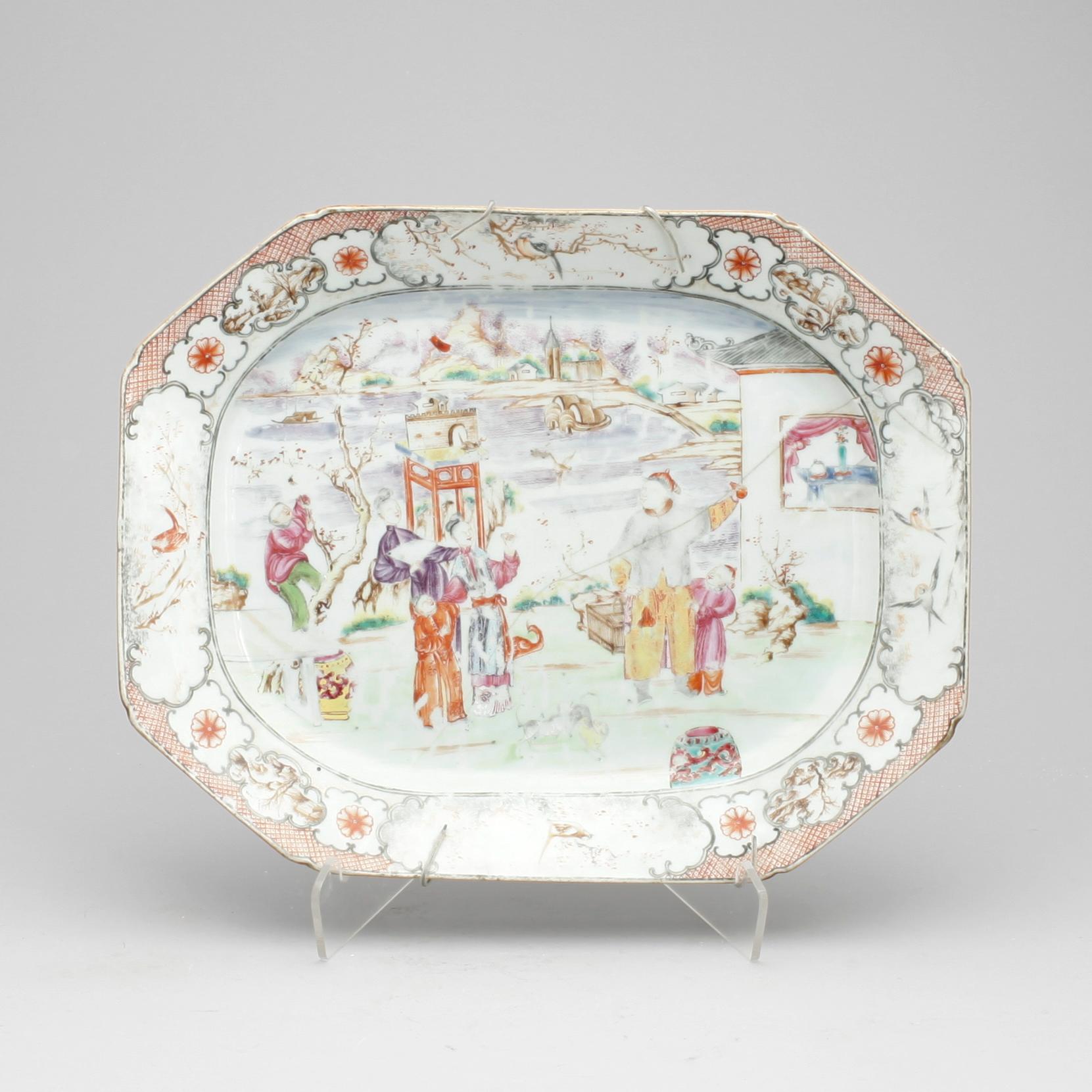 STEKFAT, 2 st, porslin. Qing dynastin, Qianlong (1735-96).