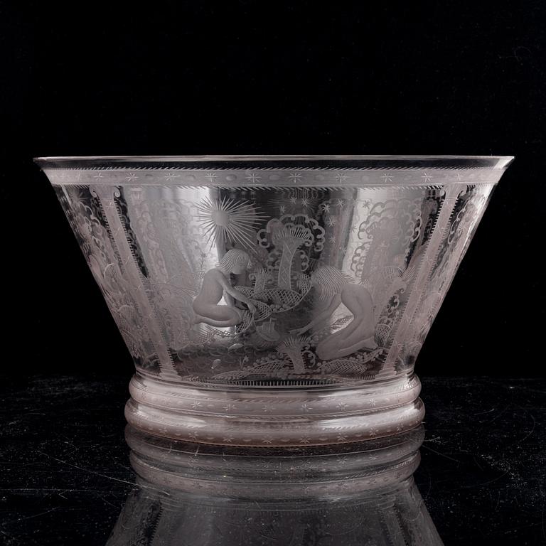 Edward Hald, an engraved glass bowl, Orrefors, 1920, model 147, provenance Edward Hald.