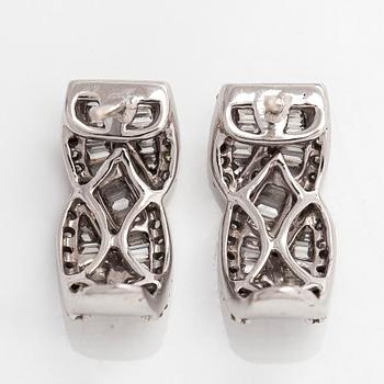 A pair of 18K white gold earrings with diamonds ca. 1.68 ct in total.