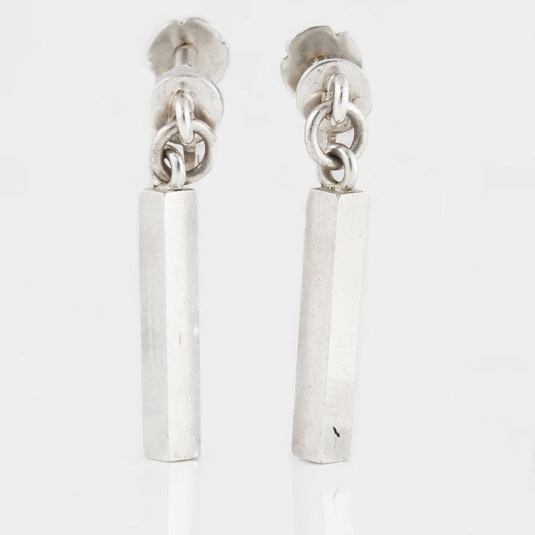 ÖRHÄNGEN, sterlingsilver, Wiwen Nilsson, 1954. Vikt 12,1 gram.