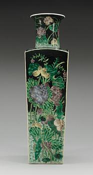 A famille noir vase, Qing dynasty (1644-1912).