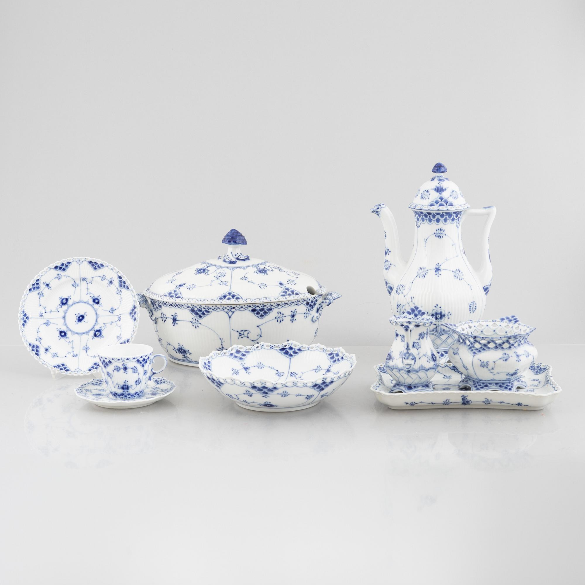 Royal Copenhagen, a 29-piece porcelain coffee service, full lace "Blue Fluted", Denmark.