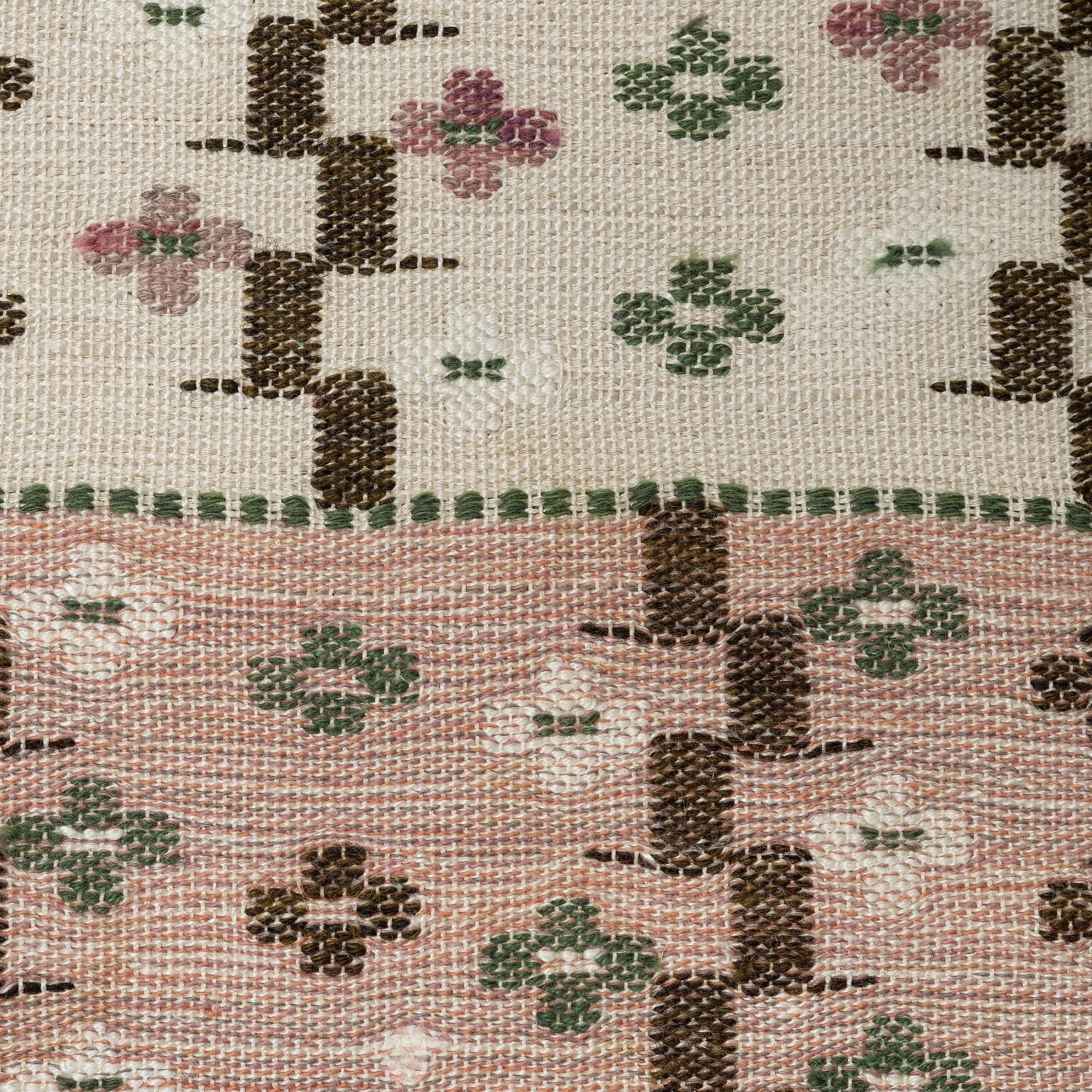 Märta Måås-Fjetterström, vävnad, "Slån", inplock på linnebotten, signerad AB MMF, ca 85 x 41,5 cm.