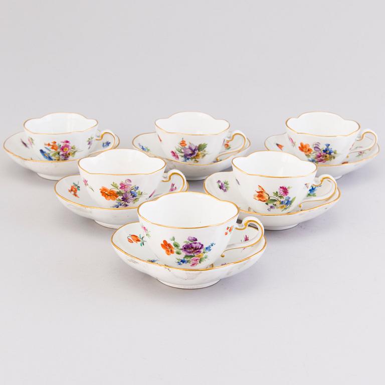 KAFFEKOPPAR MED FAT, 6 st, porslin, Meissen 1900-tal.