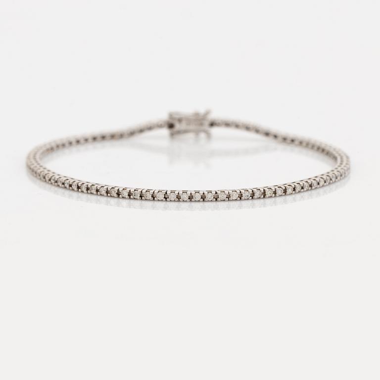 Tennisarmband, med briljantslipade diamanter.