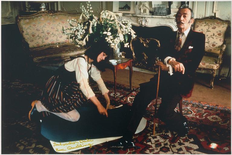 Ewa Rudling, "Joy Nicholson & Salvador Dali, Hotel Meurice, Paris" 1972.
