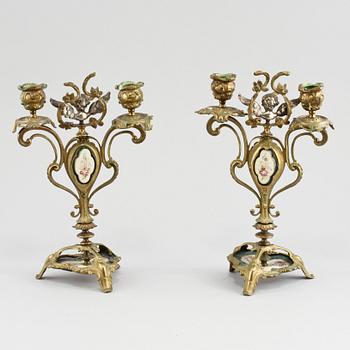 KANDELABRAR, ett par, Louis XV-stil, 1900-talets första hälft.