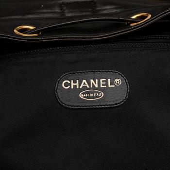 RYGGSÄCK, CHANEL.