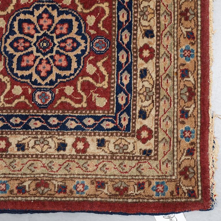 MATTO, a semi-antique Tabriz, ca 466 x 328,5 cm.