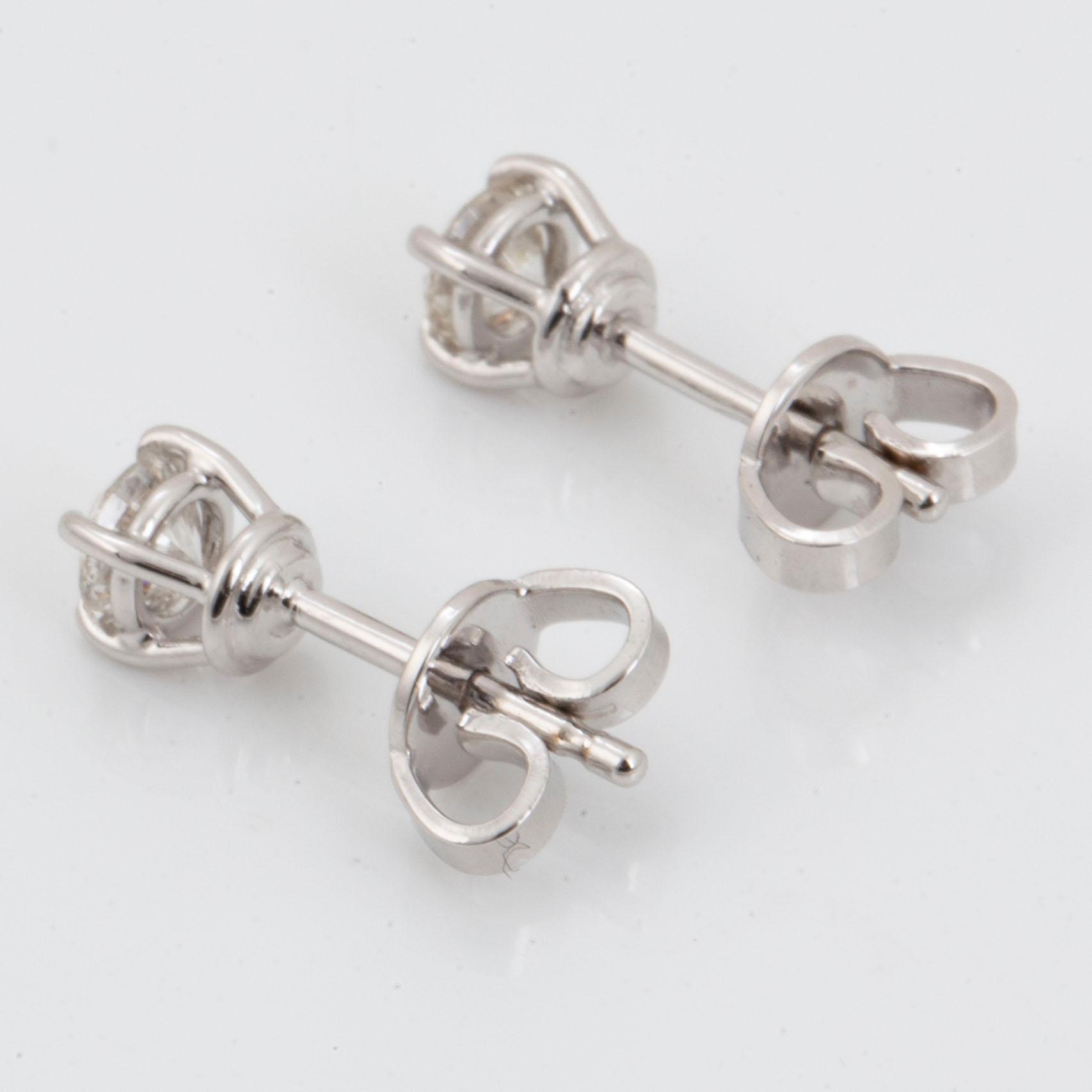 Brilliant-cut diamond stud earrings, ca 0,50 ct.