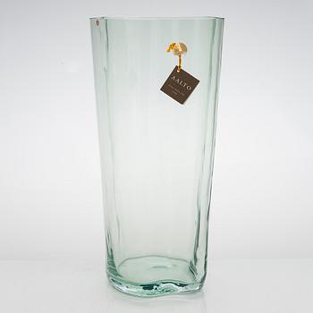 Alvar Aalto, vas, signerad Alvar Aalto 100 1998 Iittala 1302/1998.