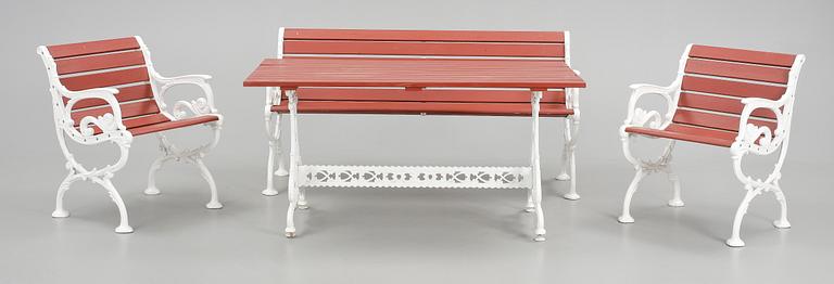 TRÄDGÅRDSMÖBLER, 4 delar. Tuve, 1900/2000-tal.
