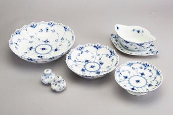 SERVIS ca 71 dlr, "Musselmalet helblonde", Royal Copenhagen Danmark 1900-talets andra hälft porslin.