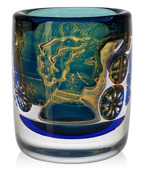 An Edvin Öhrström 'ariel' glass vase, Orrefors 1965.