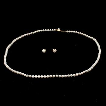 PÄRLCOLLIER samt ÖRHÄNGEN, lås i guld 14K, odlade pärlor, 1900-talets slut.