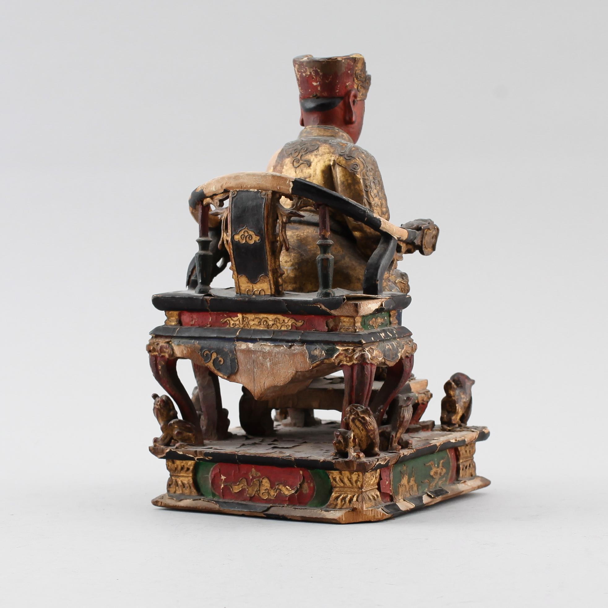SKULPTUR, snidat trä, Kina, sannolikt 1800-tal.