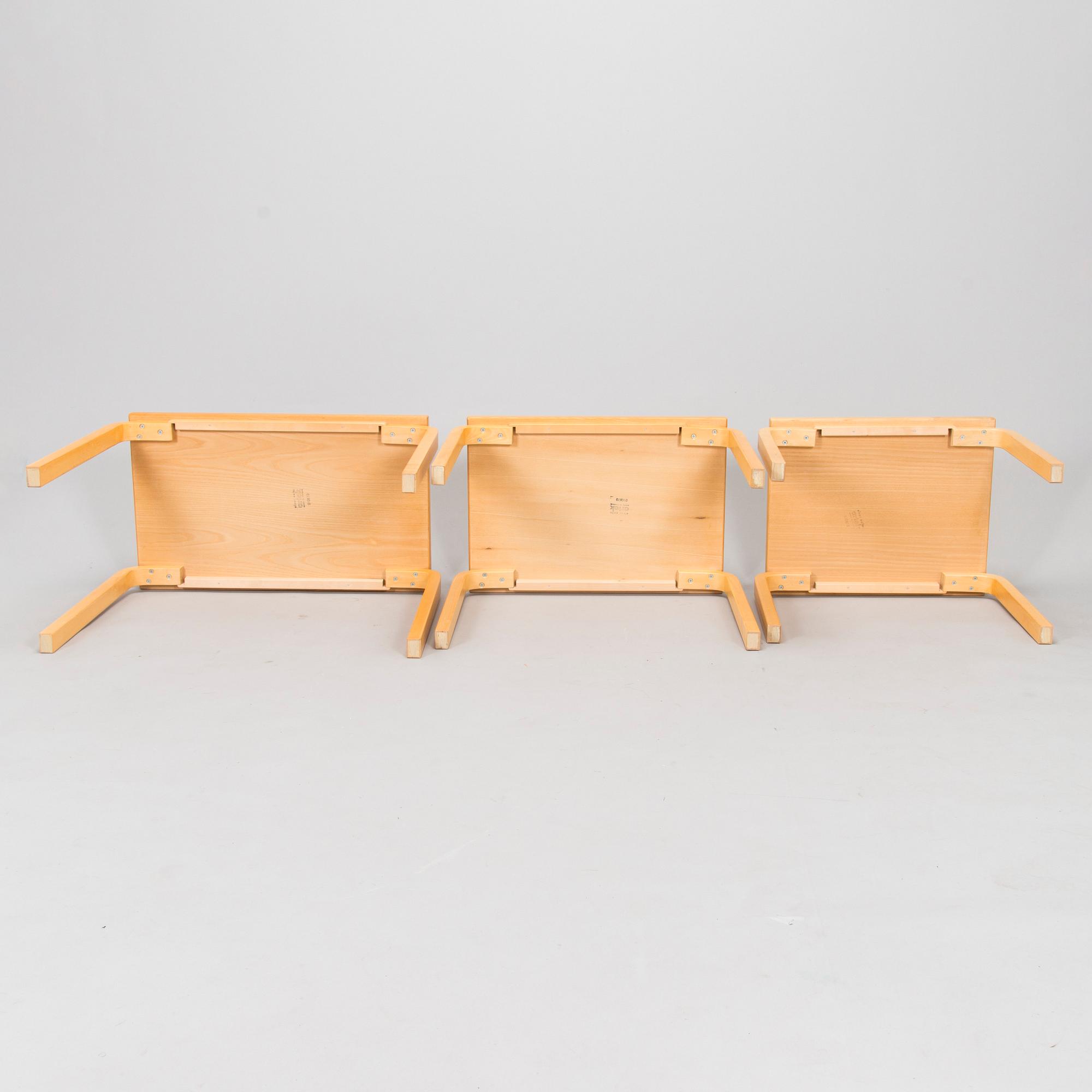 Alvar Aalto, a 3-piece nesting table model 88, Artek, 1970.