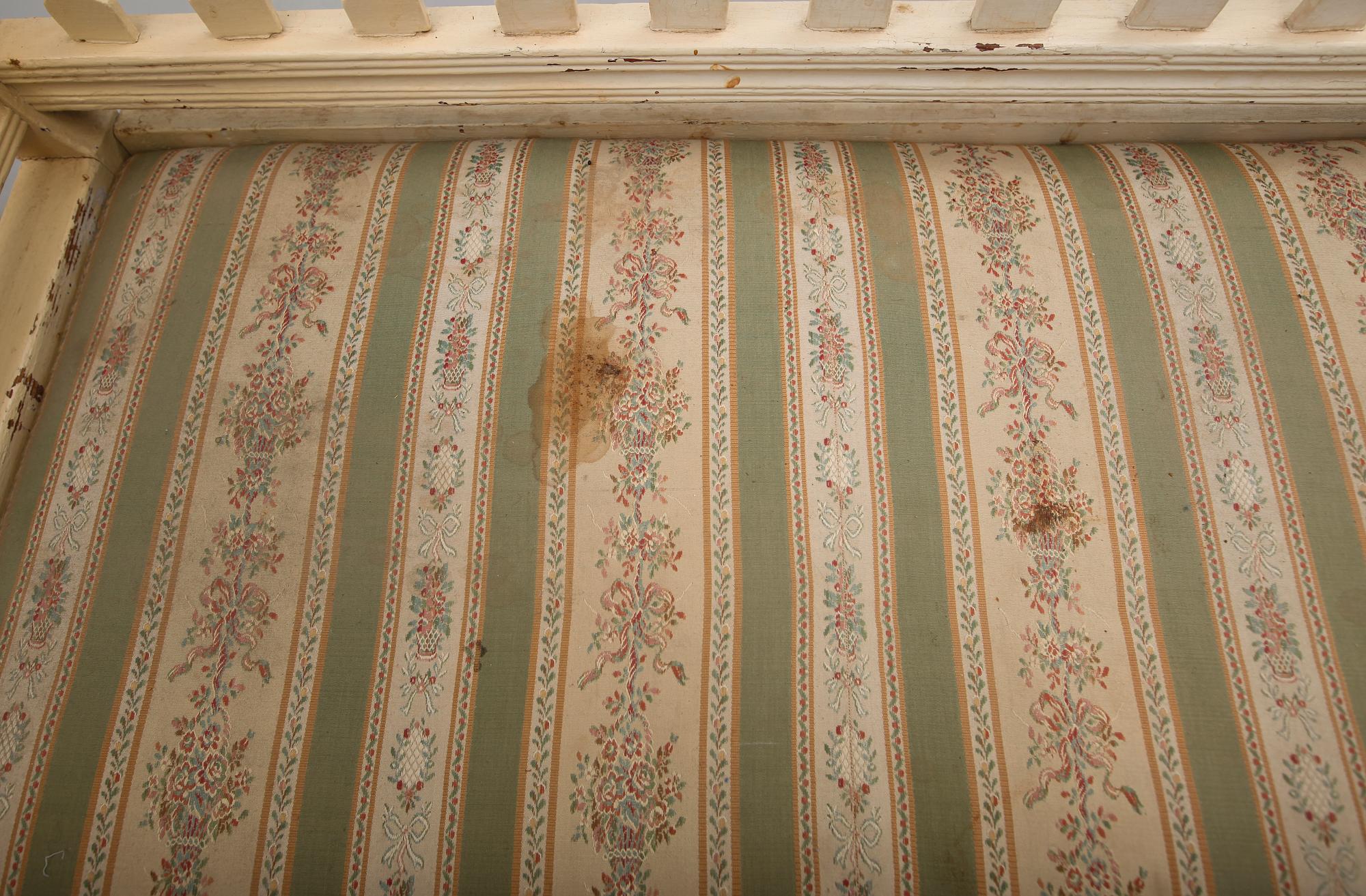SOFFA, sengustaviansk, omkring år 1800.