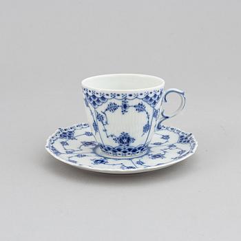 Royal Copenhagen, a part 'Musselmalet' coffee and tea service, Denmark (57 pieces).