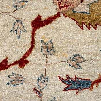 Ziegler Mahal carpet, modern, approx. 390 x 300 cm.