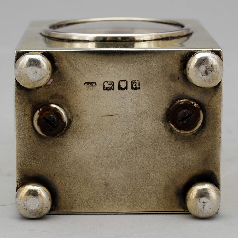 RESEUR, silver, Charles & Richard Comyns, London, 1916.