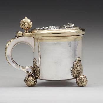 A Swedish 17th century parcel-gilt tankard, mark of Erik Månsson Schmidt, Stockholm (1675-1686).