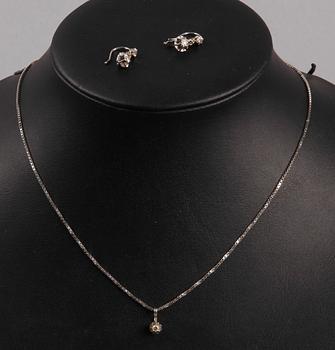 SMYCKESET, 3 delar, vitguld och diamanter. 1900-talets andra hälft. Totalvikt 6,6 g.