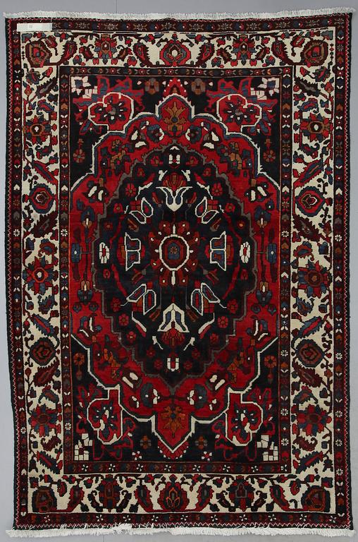MATTA, orient, ca 303 x 205 cm.
