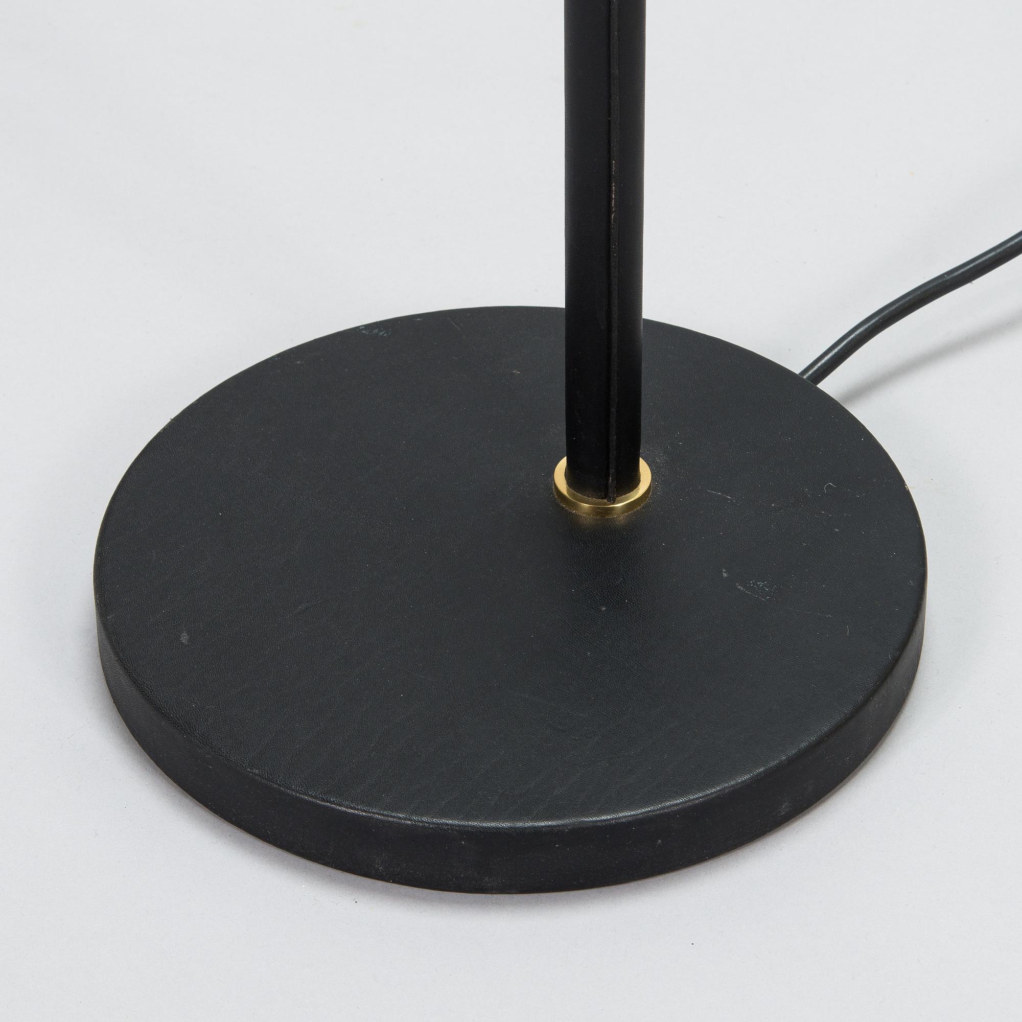 Alvar Aalto, lattiavalaisin, malli A808, Valaisinpaja.