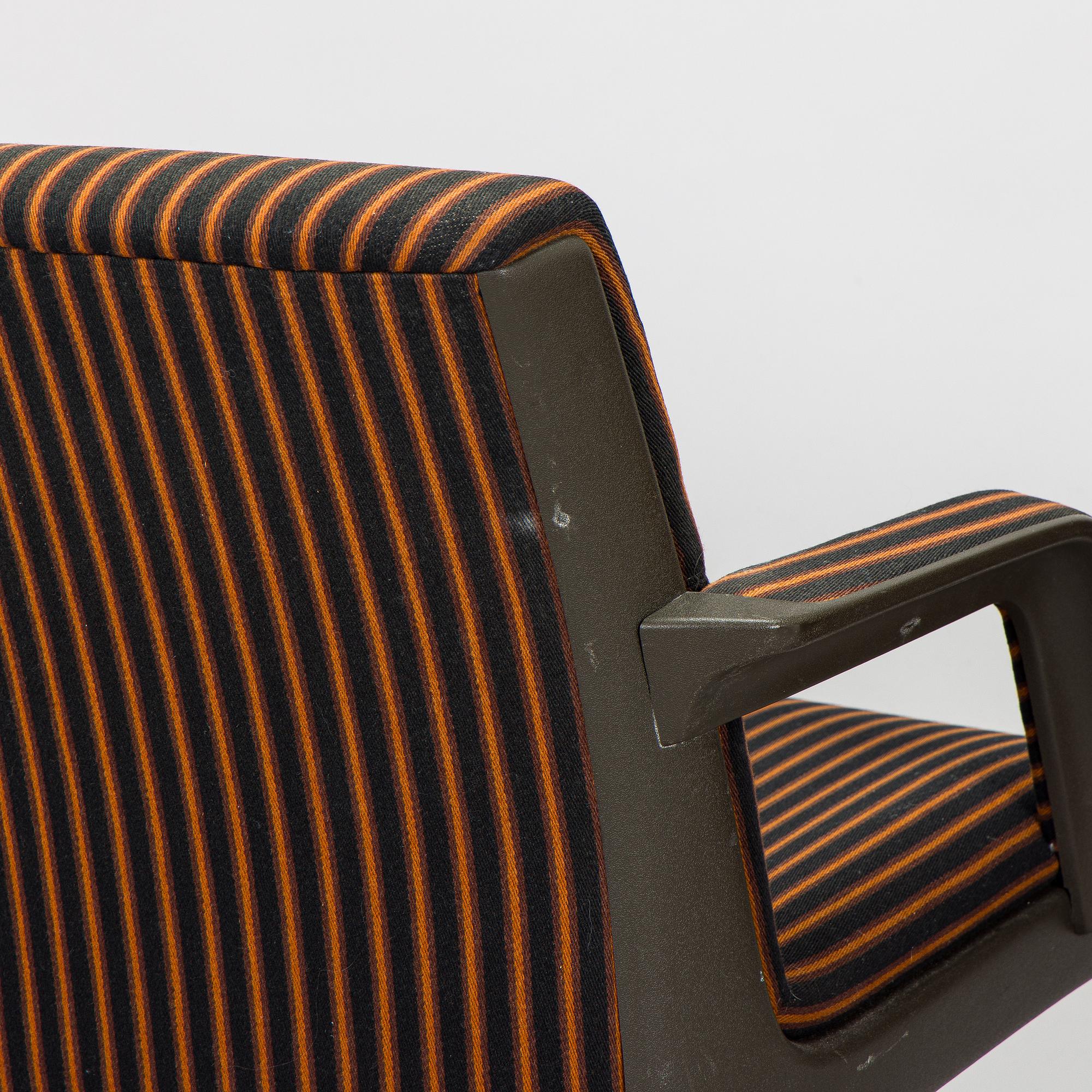 Eero Aarnio, tuoleja, 3 kpl, Martela Ltd Finland, 1975.