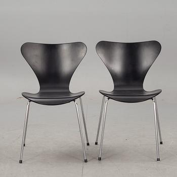 STOLAR, ett par, "Sjuan", Arne Jacobsen, Fritz Hansen.