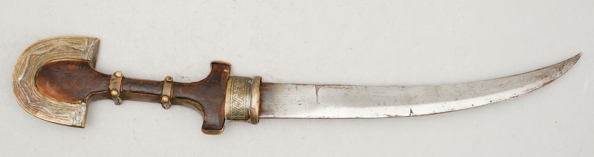 DOLK, orientalisk, metall och mässing.