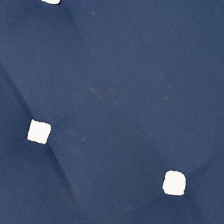 Elsa Stackelberg, Sun loungers, a pair, Fri Form, late 20th Century.