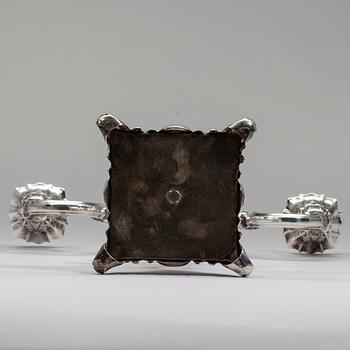 KANDELABER, silver, Auran Kultasepät, Åbo 1953-1954. Tot. vikt inkl. fyllning 768 g.