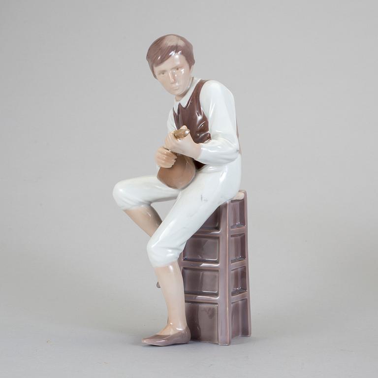 FIGURIN, Bing & Gröndahl, porslin, 1900-talets andra hälft.