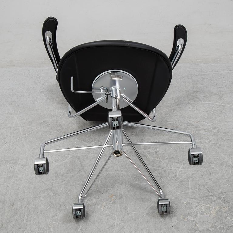 Arne Jacobsen, skrivbordsstol, "Sjuan", Fritz Hansen, formgiven 1958.