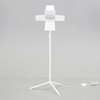 GOLVLAMPA, "Foto", Thomas Bernstrand and Mattias Ståhlbom för Zero.