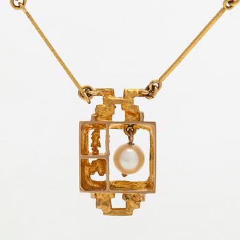 Björn Weckström, Kaulakoru "Taikahelmi", 14K kultaa ja viljelty helmi. Lapponia 1973.