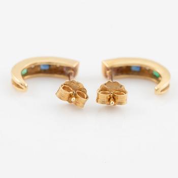 Ring, samt ett par örhängen, 18K guld med små rubiner, smaragder, safirer och diamanter.