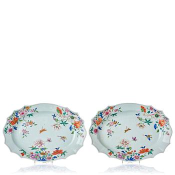 976. A pair of famille rose serving dishes, Qing dynasty, Qianlong (1736-95).