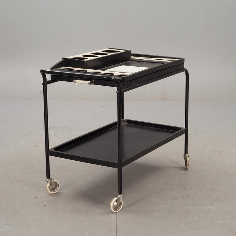 SERVERINGSVAGN, funkis, 1900-talets första hälft.