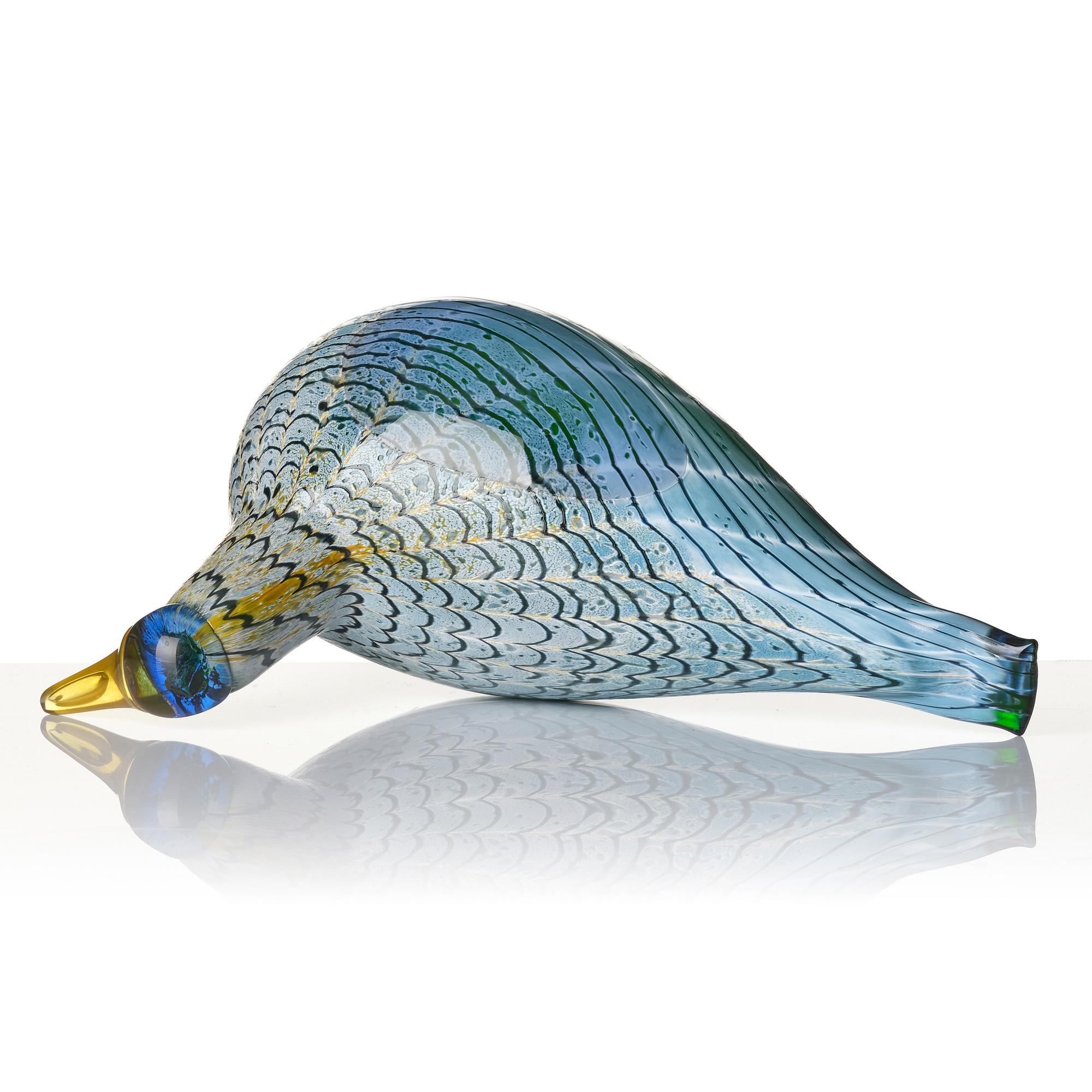 Oivo Toikka, fågel, "Martin hanhi", för 80-årsjubileet av Finlands självständighet, Nuutajärvi Notsjö, Iittala, Finland.