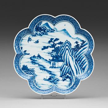 A blue and white tray, Qing dynasty, Qianlong (1736-95).