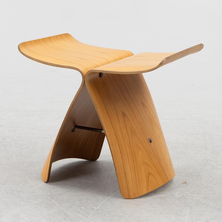 Sori Yanagi, pall, ”Butterfly”, Tendo Mokko, Japan.