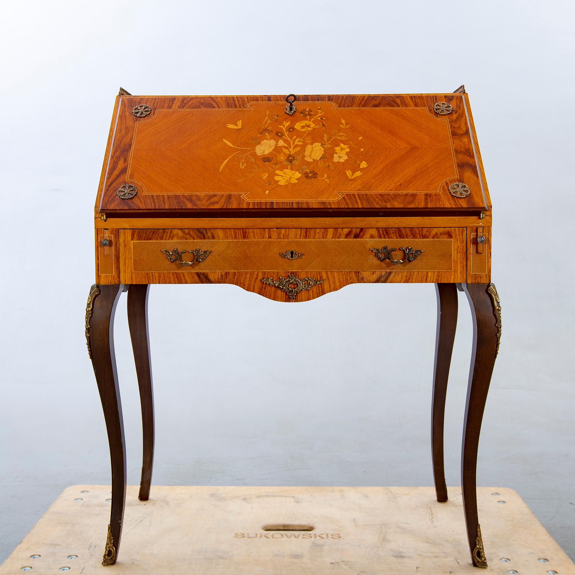 Sekretär Louis XV-stil 1900-talets mitt.