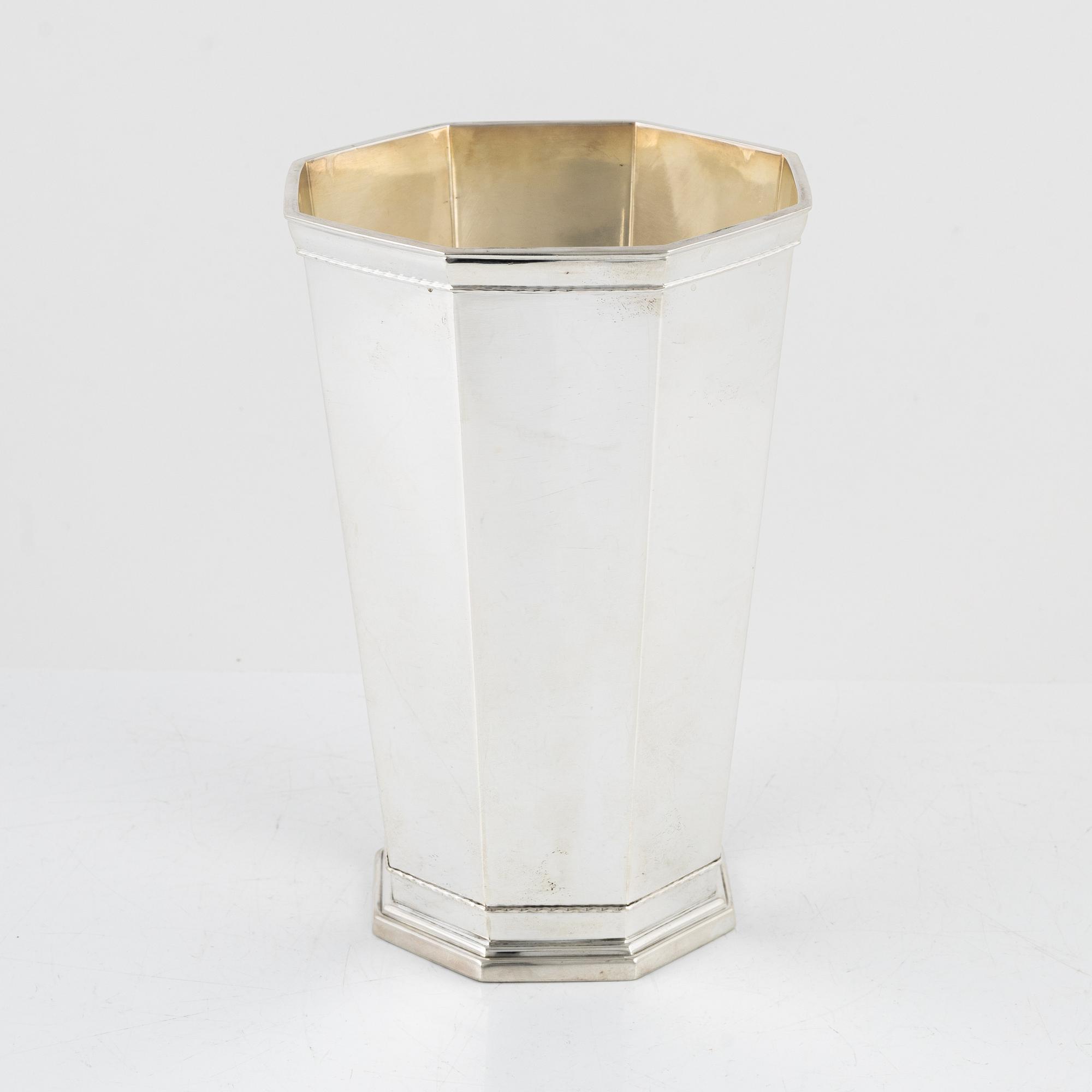Jacob Ängman, vase, silver, GAB, Stockholm 1945.
