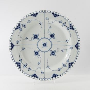 Serveringsfat "Musselmalet", helblonde, Royal Copenhagen Danmark tidigt 1900-tal porslin.