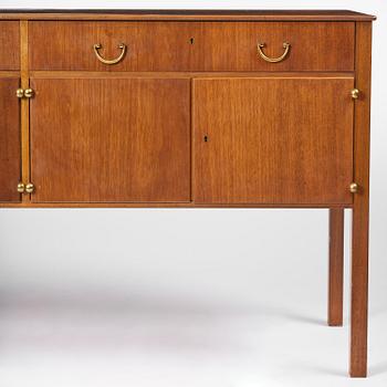 Josef Frank, a mahogany veneered sideboard, Firma Svenskt Tenn, Sweden, mid 20th century.