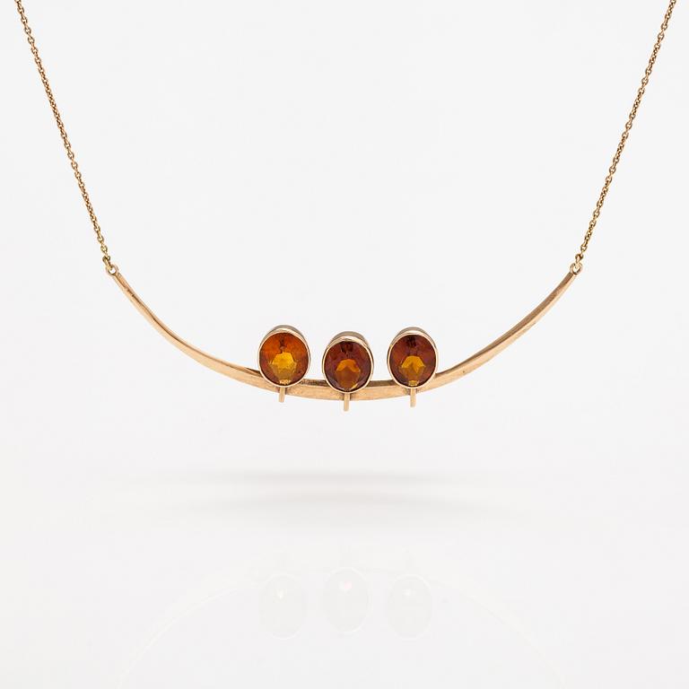 A 14K gold necklace with cintrines. Kaunis koru, Helsinki 1963.